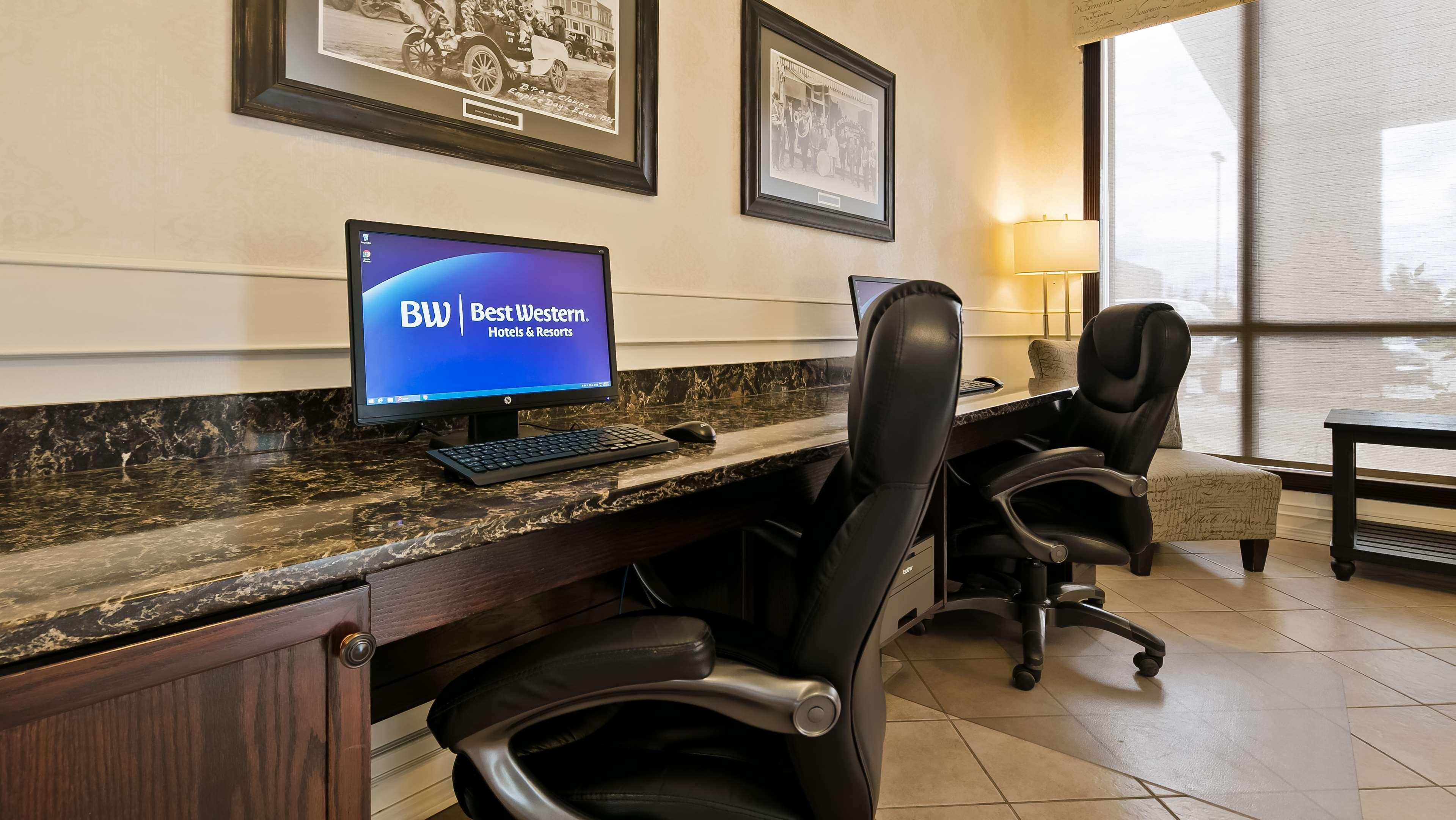 אדסון Best Western High Road Inn מראה חיצוני תמונה