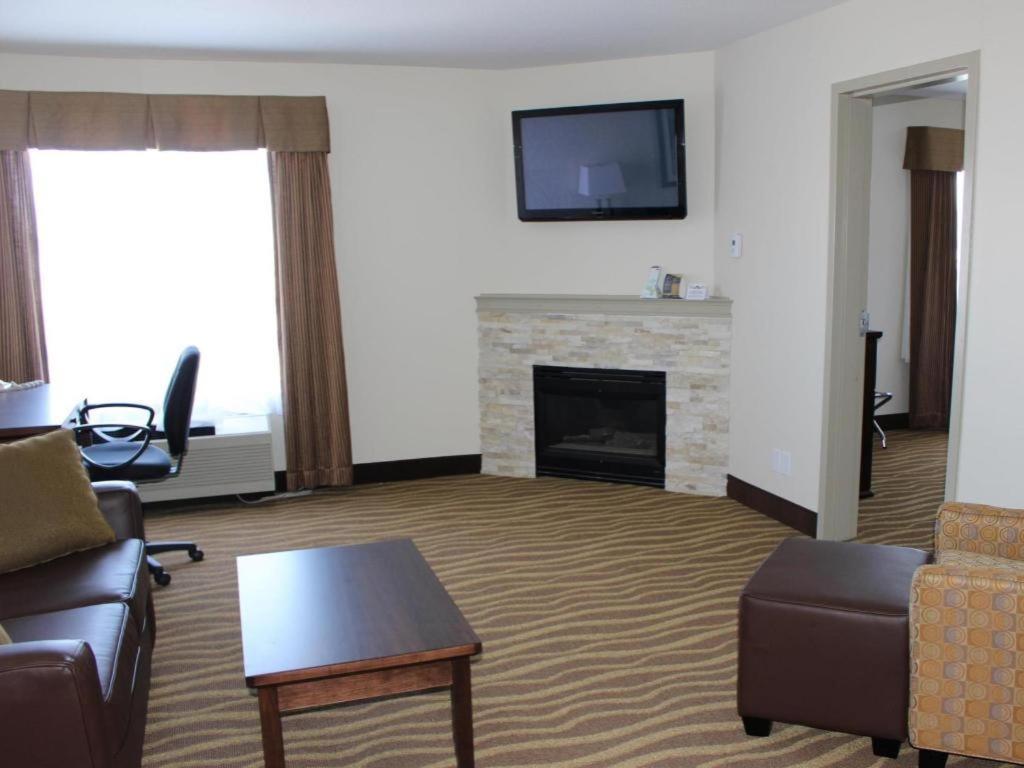 אדסון Best Western High Road Inn מראה חיצוני תמונה
