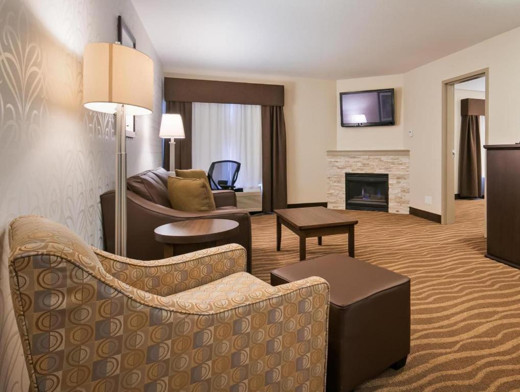 אדסון Best Western High Road Inn מראה חיצוני תמונה