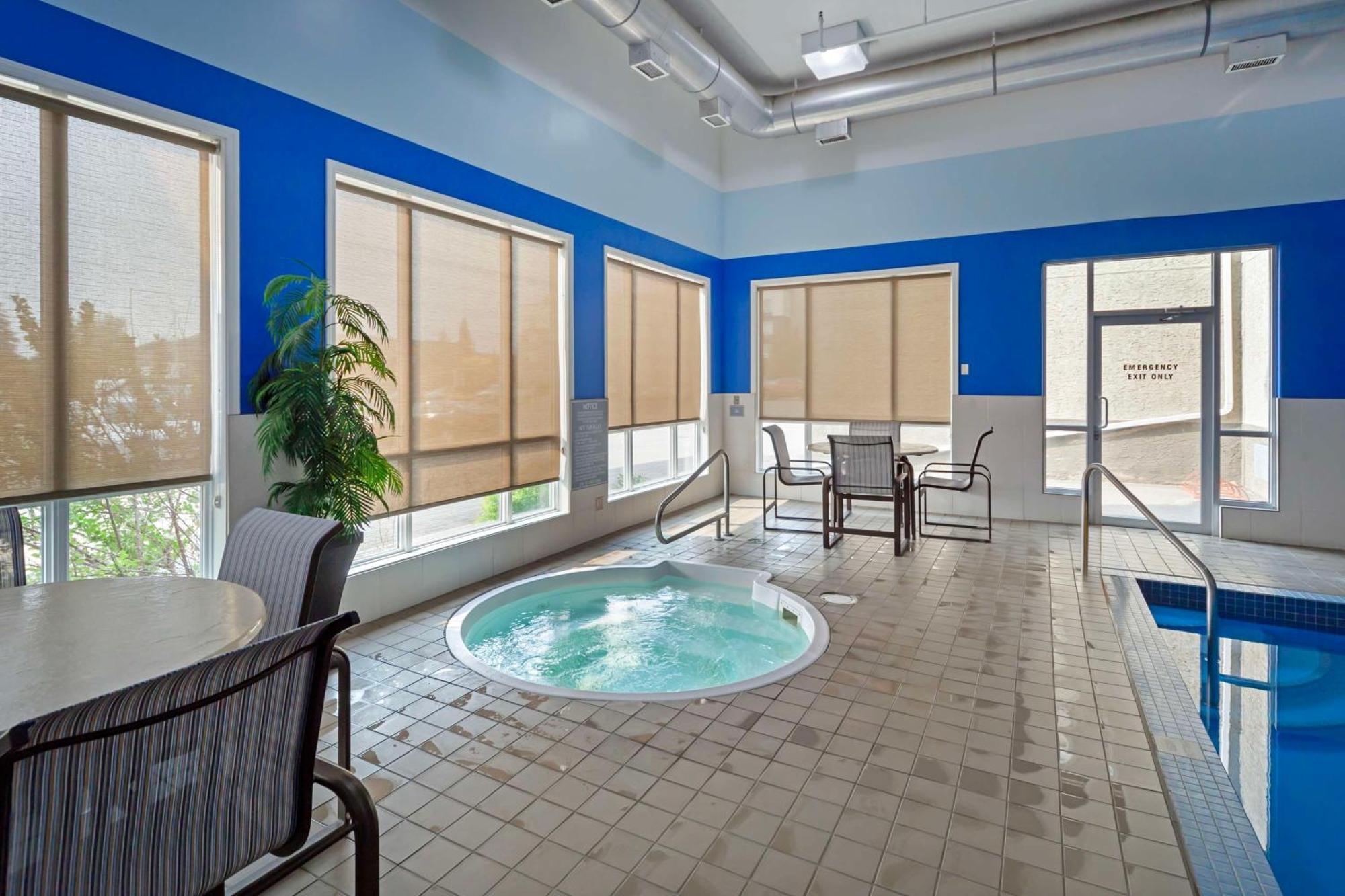 אדסון Best Western High Road Inn מראה חיצוני תמונה