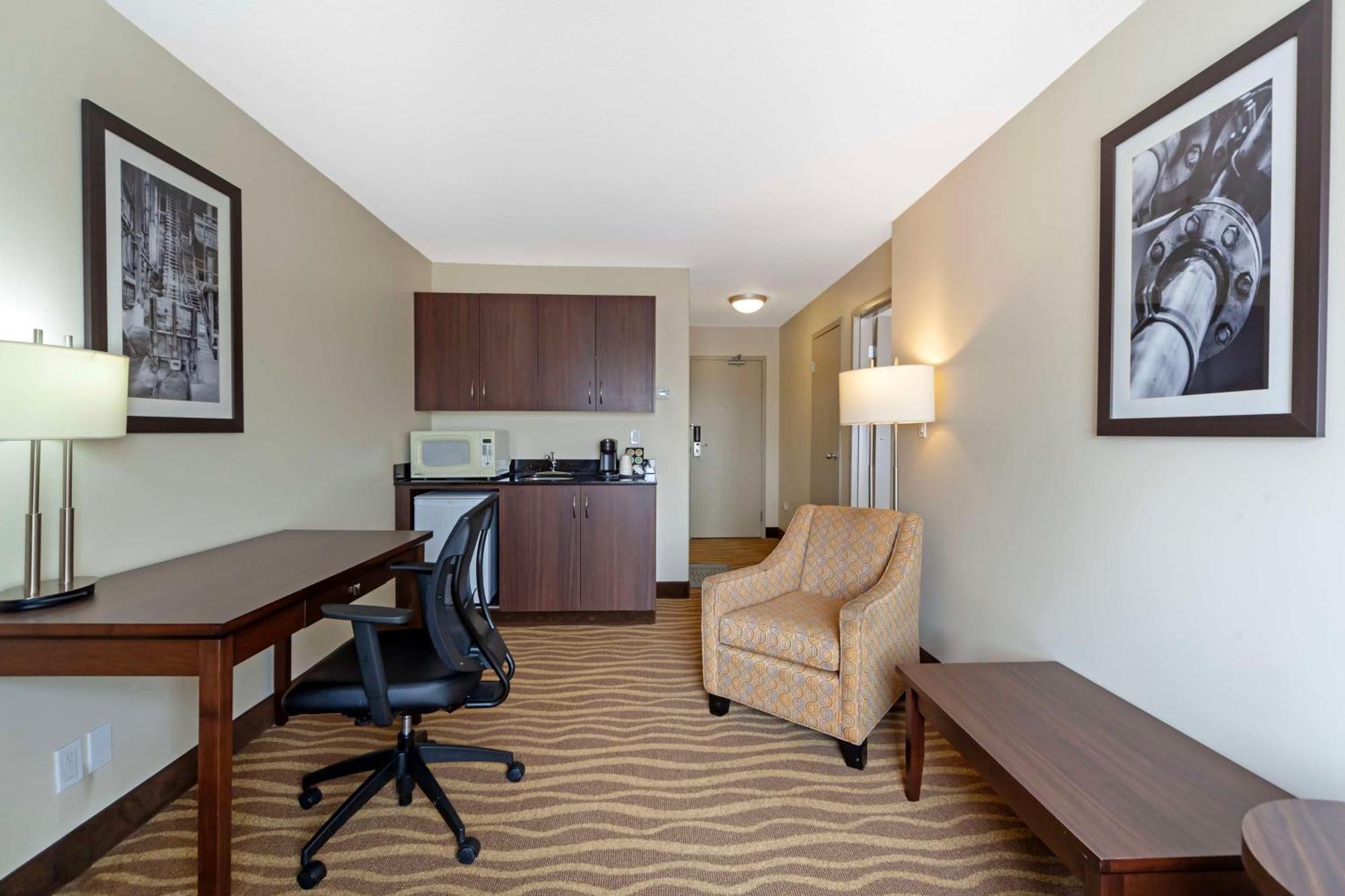 אדסון Best Western High Road Inn מראה חיצוני תמונה